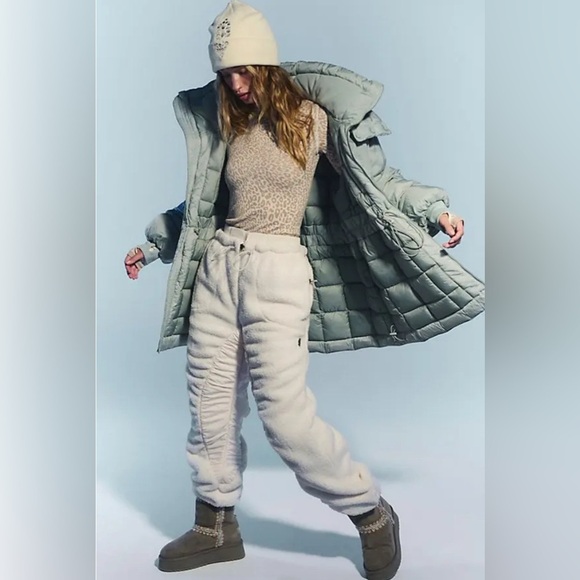 FREE PEOPLE NWT Like A Dream Long Reversible Puffer Jacket in Smoked Sage L - Picture 5 of 15